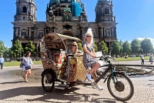 Berlin Rickshaw Tour -2 hours & hotel pickup - groups up to 16 people