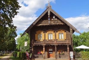 From Berlin: Guided tour of the New Palace, lunch, and city tour of Potsdam