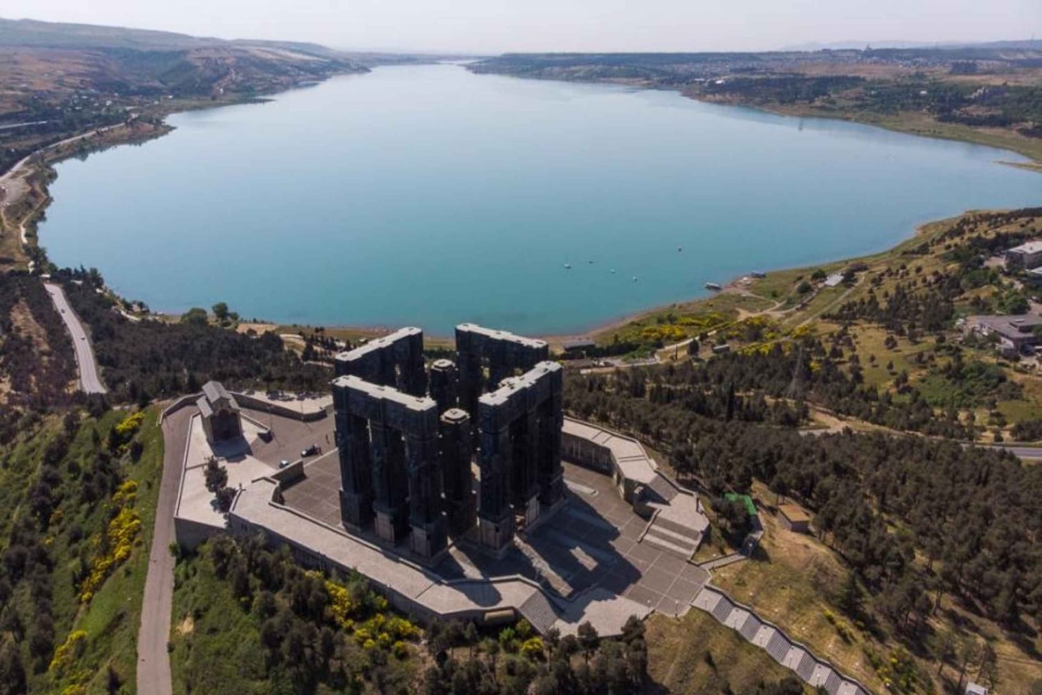 Vino georgiano, khachapuri e pizza, con tour di Tbilisi in omaggio