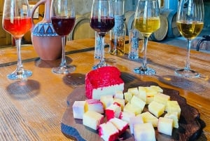 Vino georgiano, khachapuri e pizza, con tour di Tbilisi in omaggio