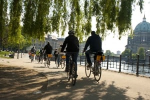 Berlín: Tour guiado en bicicleta por la ciudad