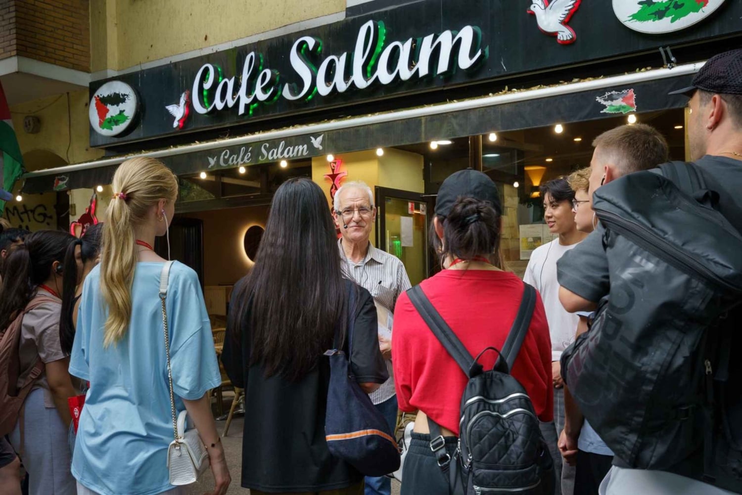 Group tour: From Al-Nasr in Damascus to Sonnenallee