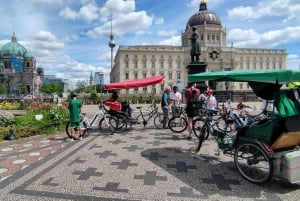 最大12人乗りの複合車両