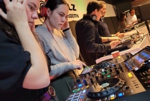 Wciągające doświadczenie muzyczne w Berlinie jak disc jockey