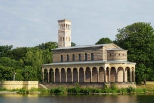 Potsdam: Yacht Cruise - Lakes of Berlin - Castles & Nature