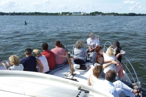 Potsdam: Yacht Cruise - Lakes of Berlin - Castles & Nature