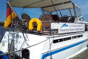 Potsdam: Yacht Cruise - Lakes of Berlin - Castles & Nature