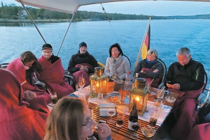 Potsdam: Yacht Cruise - Lakes of Berlin - Castles & Nature