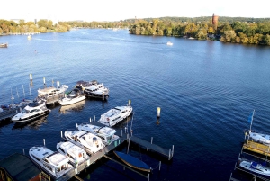 Potsdam: Yacht Cruise - Lakes of Berlin - Castles & Nature