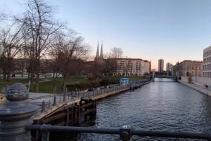 Private Berlin by Evening/Night Minivan, Driver aand Guide