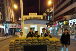 Private Berlin by Evening/Night Minivan, Driver aand Guide