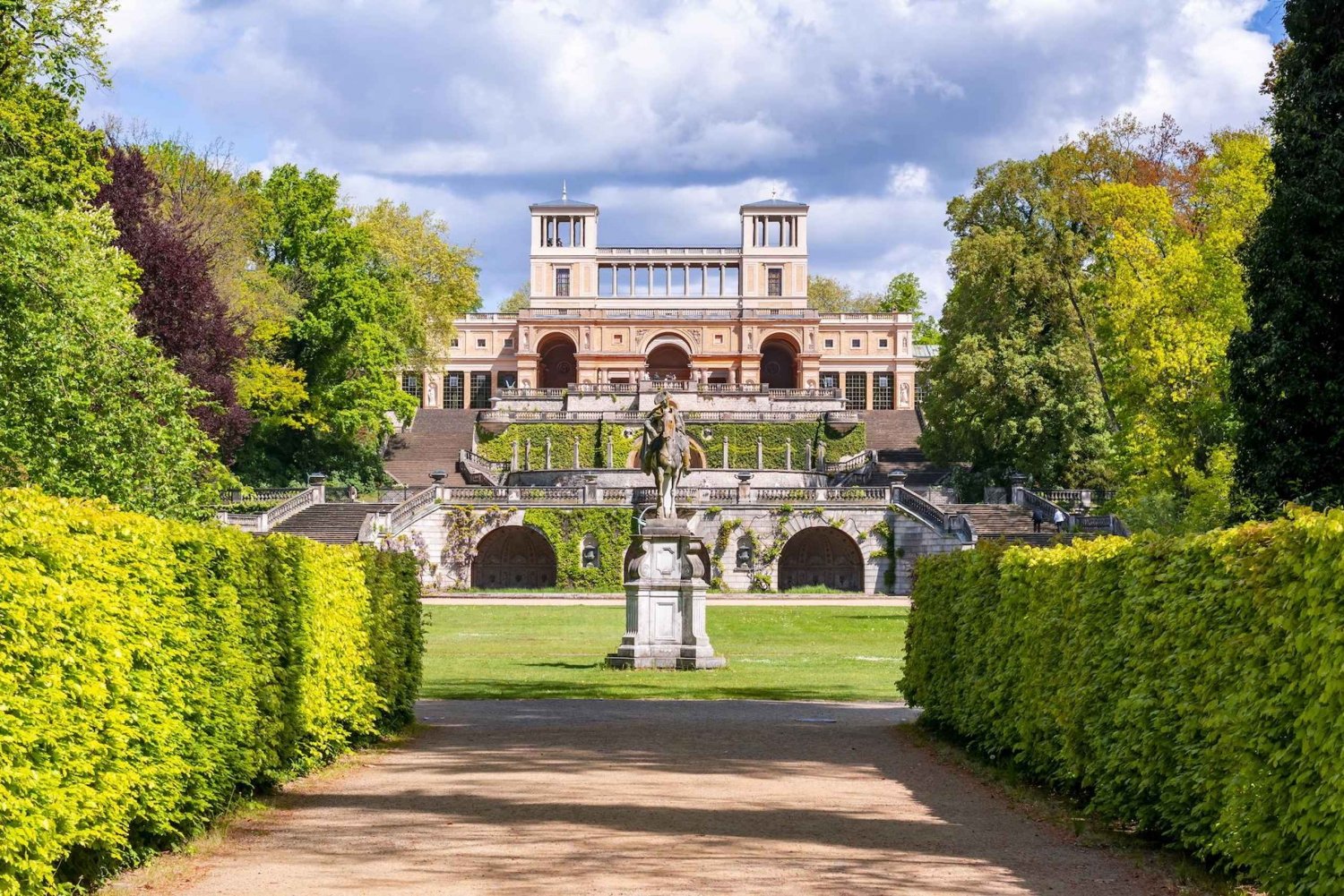 Yksityisen kuljettajan päiväretki: Potsdam & Sachsenhausen