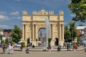 Yksityisen kuljettajan päiväretki: Potsdam & Sachsenhausen