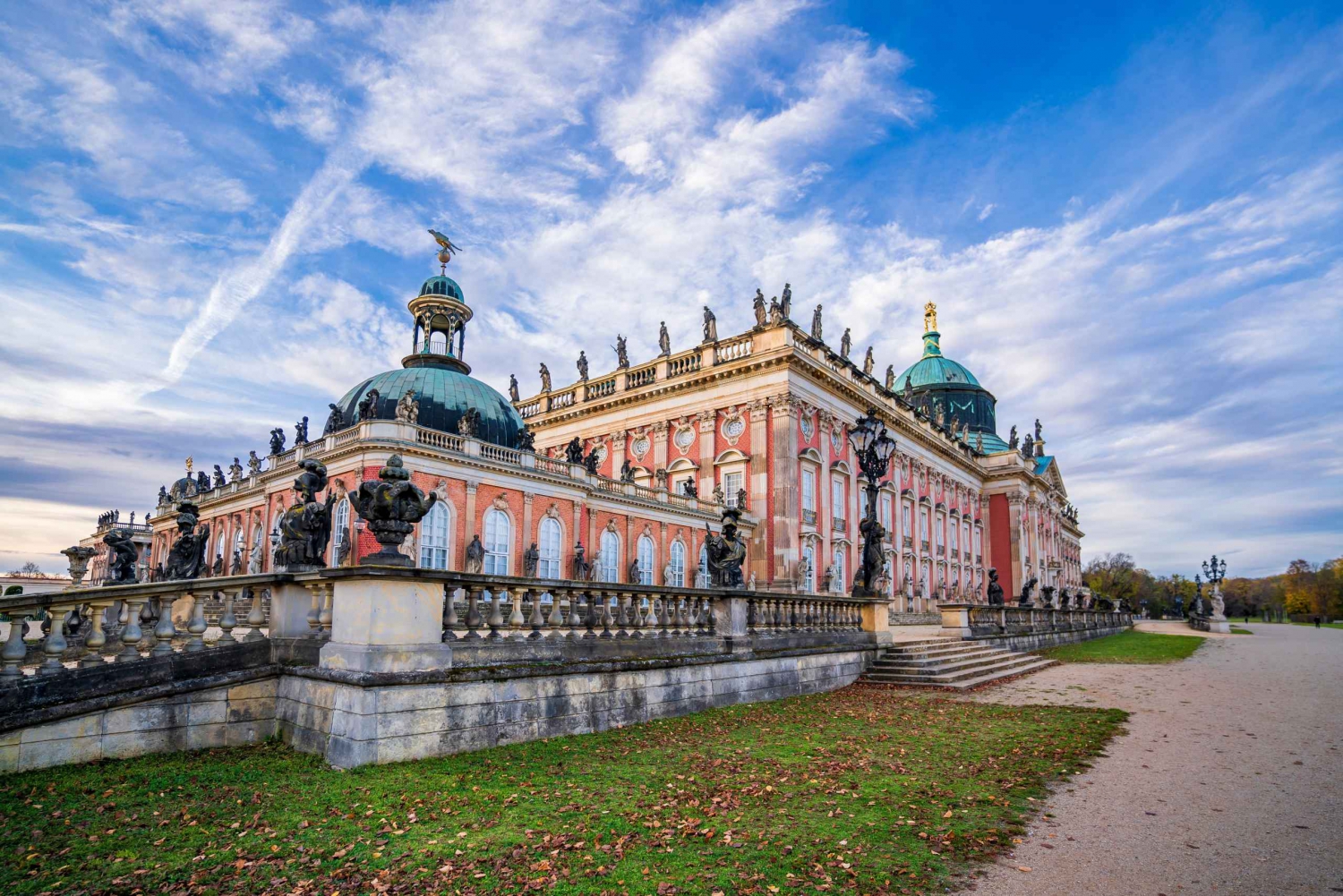 Private Guided Tour to breathtaking Potsdam by Train