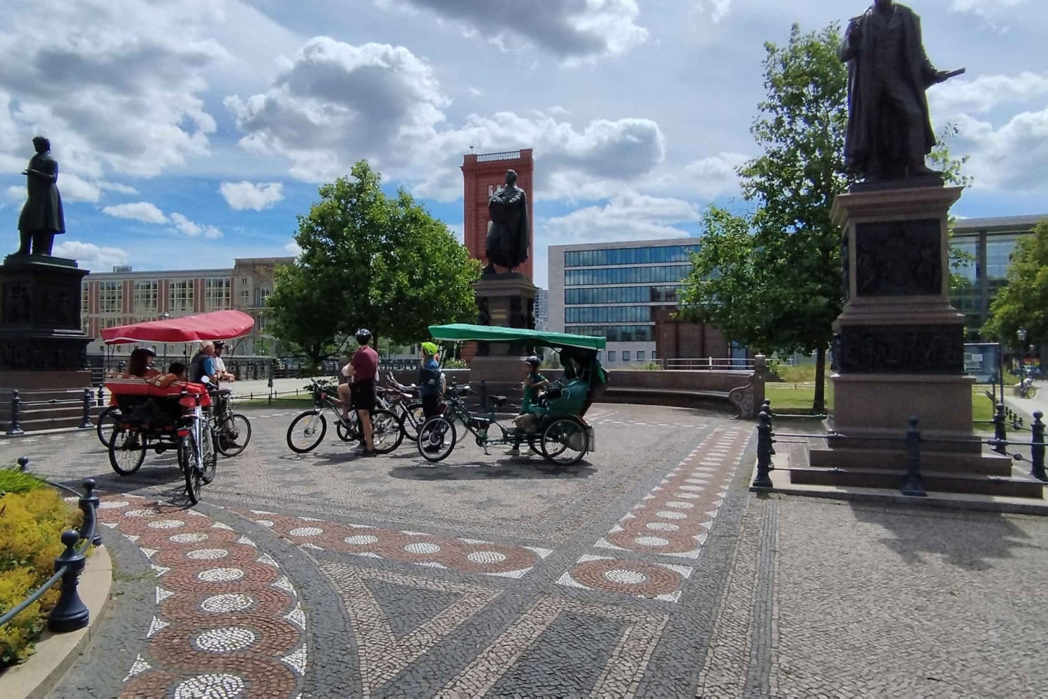 Private Highlights 1 Rickshaw +(E) bikes, E-rollers up to 6