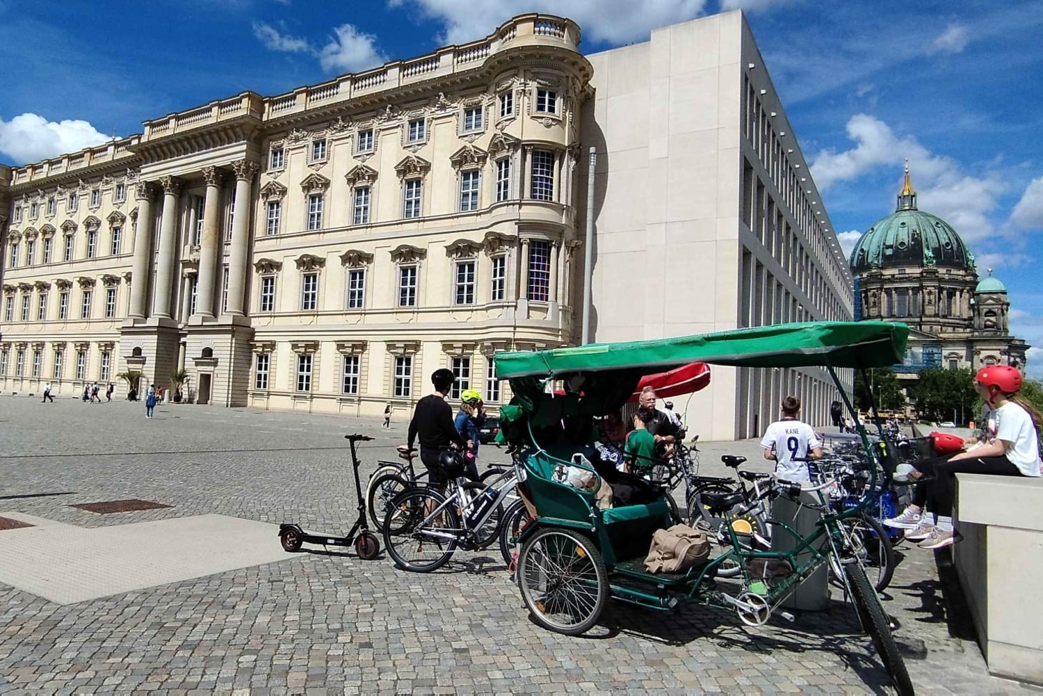 Private Highlights 1 Rickshaw +(E) bikes, E-rollers up to 6