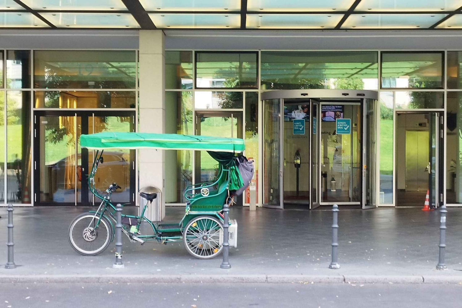 Rickshaws privados (multipersonales) con recogida en el hotel.