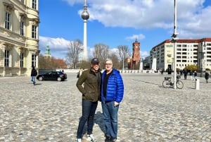 Private Taxi Tour durch Berlin Ost und West und den Kiez 5-6h