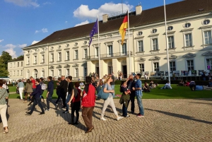 Private Taxi Tour durch Berlin Ost und West und den Kiez 4-6h