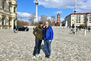 Private Taxi Tour durch Berlin Ost und West und den Kiez 4-6h