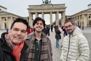 Private Taxi Tour through Berlin Extended & Relaxed ca 6-8h