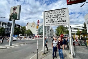 Private Taxi Tour through Berlin Extended & Relaxed ca 6-8h