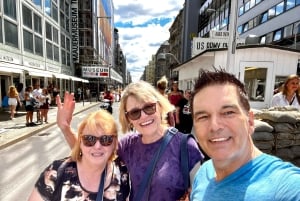 Private Taxi Tour through Berlin Extended & Relaxed ca 6-8h