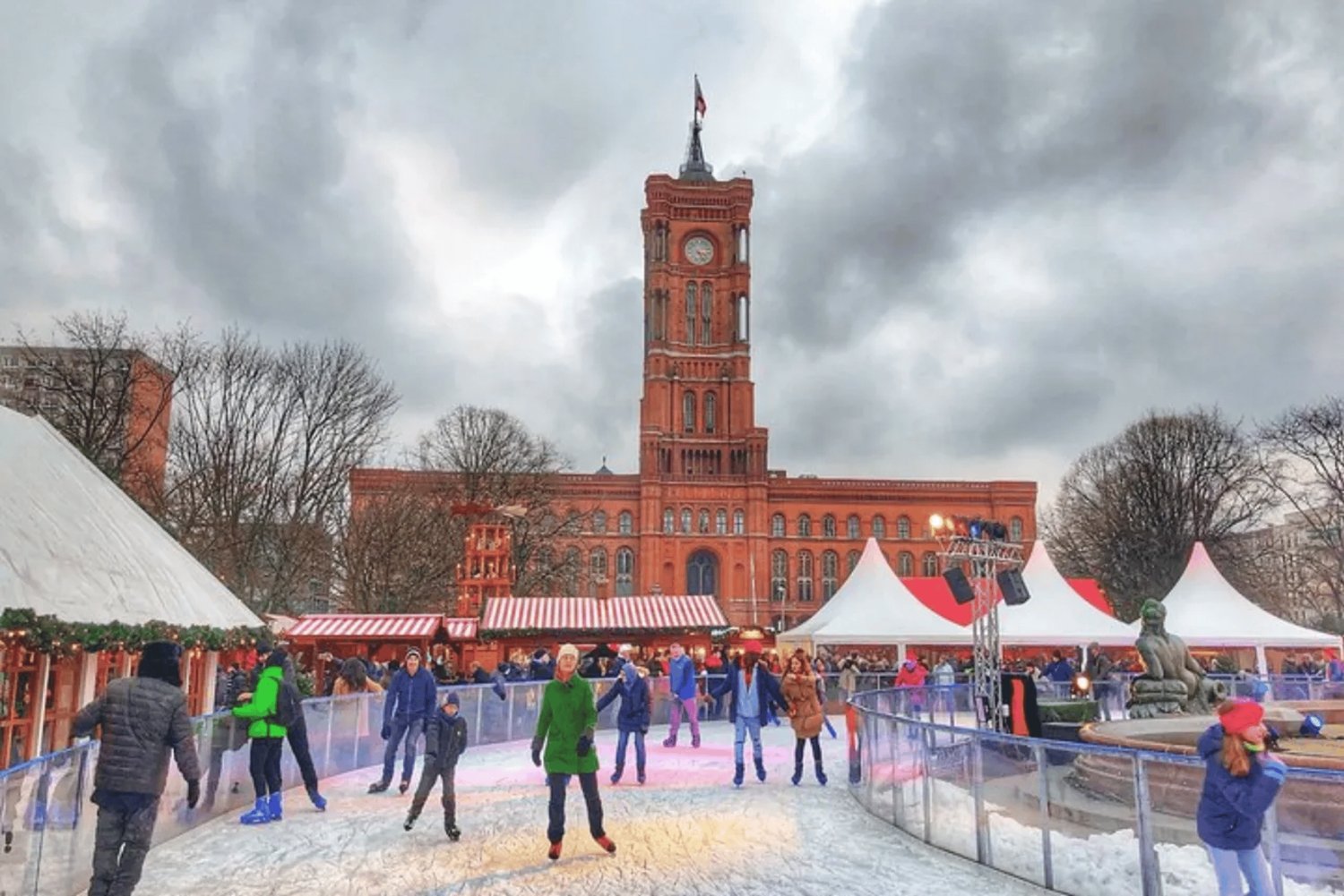 Jarmark bożonarodzeniowy RedTown Hall i piesza wycieczka po mieście z atrakcjami