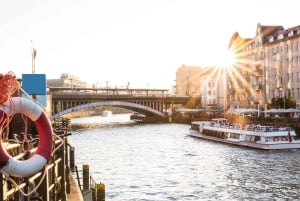 Skip-the-line-Bootsfahrt und geführte Tour durch die Berliner Altstadt