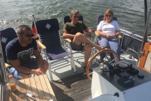 Tagestour: crociera privata sul lago Wannsee e sul Werder Yacht