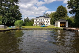 Tagestour: Private Wannsee Lake and Werder Yacht Cruise