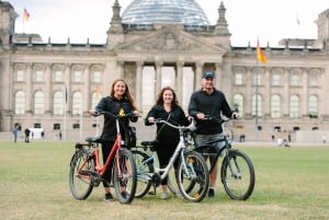 Ultimate E-Bike Tour of Berlin with Beer Garden Stop