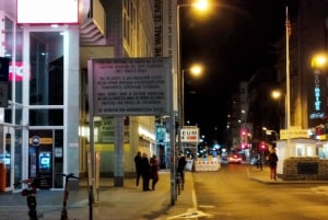 Unic Berlin (Multi) Rickshaw Private by Night Taylor Made