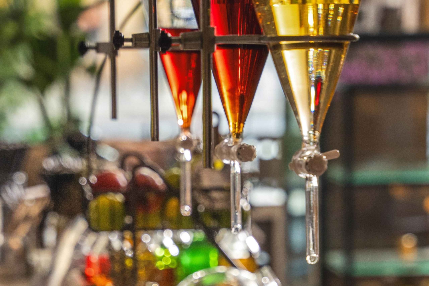 Valentine's Day, live music, dinner menu & cocktail class in Berlin Mitte