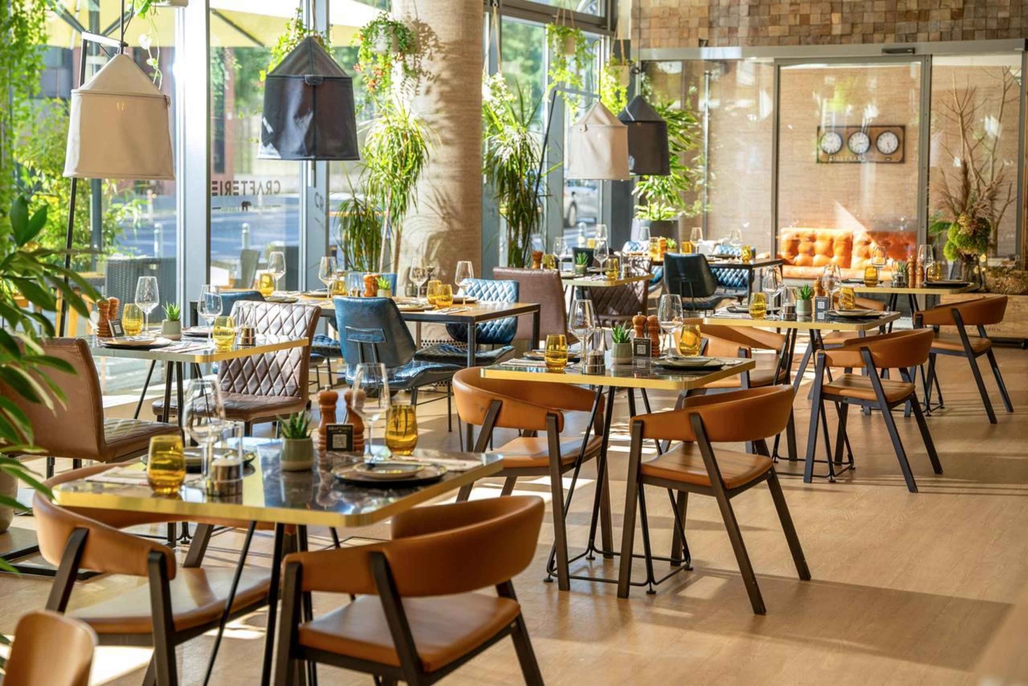 Valentine's Day, live music, dinner menu & cocktail class in Berlin Mitte