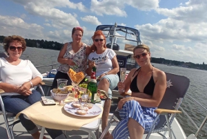 Wannsee: 4h Private Seven Lakes Boat Tour with Skipper