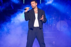 Berlin: '90s Forever - Hits & Acrobatics' - Varieté Show
