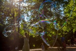 Bubble artist in Berlin Park