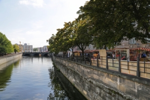The Saturday market along the River Spree