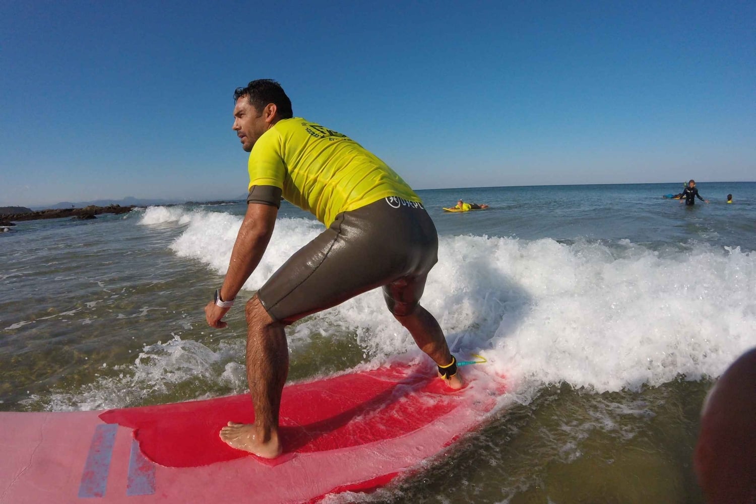 Биарриц: 1,5-часовой групповой урок серфинга