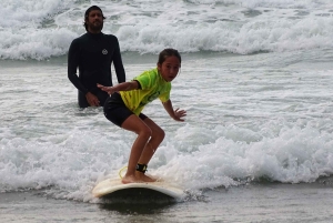 Биарриц: 1,5-часовой групповой урок серфинга