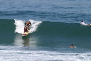 Biarritz : Cours de surf sur la côte Basque.