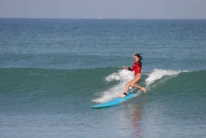 Biarritz : Cours de surf sur la côte Basque.