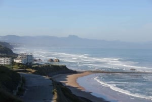 Biarritz : Cours de surf sur la côte Basque.