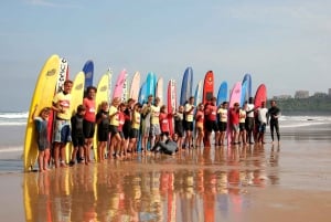 Biarritz : Cours de surf sur la côte Basque.