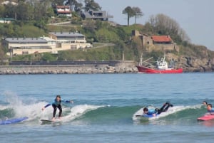 Biarritz : Cours de surf sur la côte Basque.