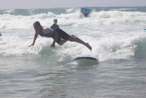 Biarritz : Cours de surf sur la côte Basque.