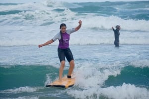 Biarritz : Cours de surf sur la côte Basque.