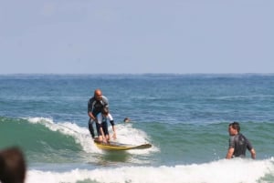 Biarritz: Cours de surf sur la côte Basque.