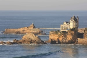 Biarritz: Cours de surf sur la côte Basque.